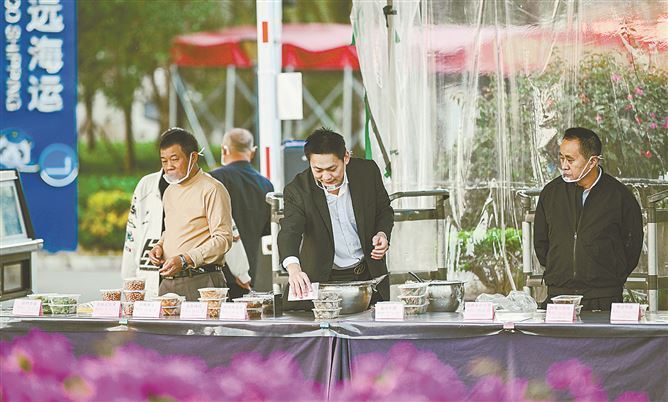 有尺度 这套“组合拳”打在实处冰球突破厦门:城市管理有温度(图2) 有尺度 这套“组合拳”打在实处冰球突破厦门:城市管理有温度(图2)